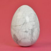Stenägg utan hål, naturlig vit howlit, 3,5x5cm