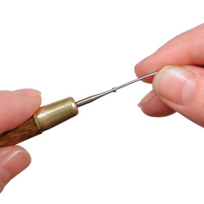 Round Your Wire tool, fits wires up to 22GA (0,6mm)